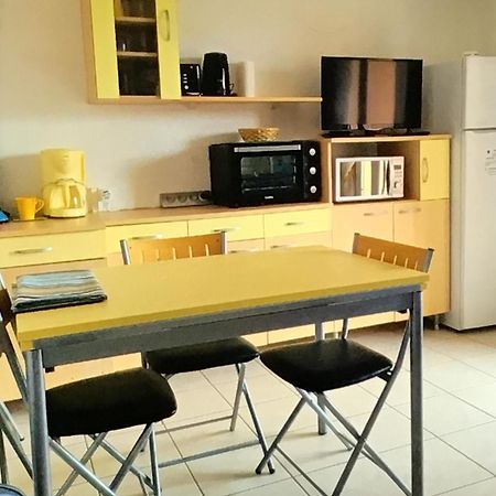 Appart De Vacances Saint-Pierre-la-Mer  Eksteriør billede